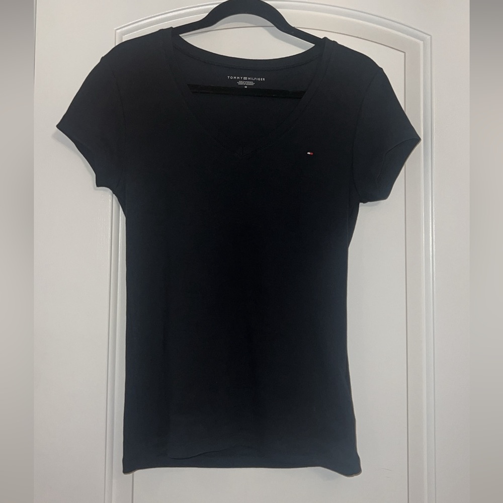 Black Tommy Hilfiger T-shirt